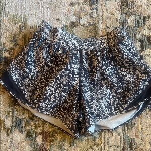 Lululemon Hotty Hot shorts